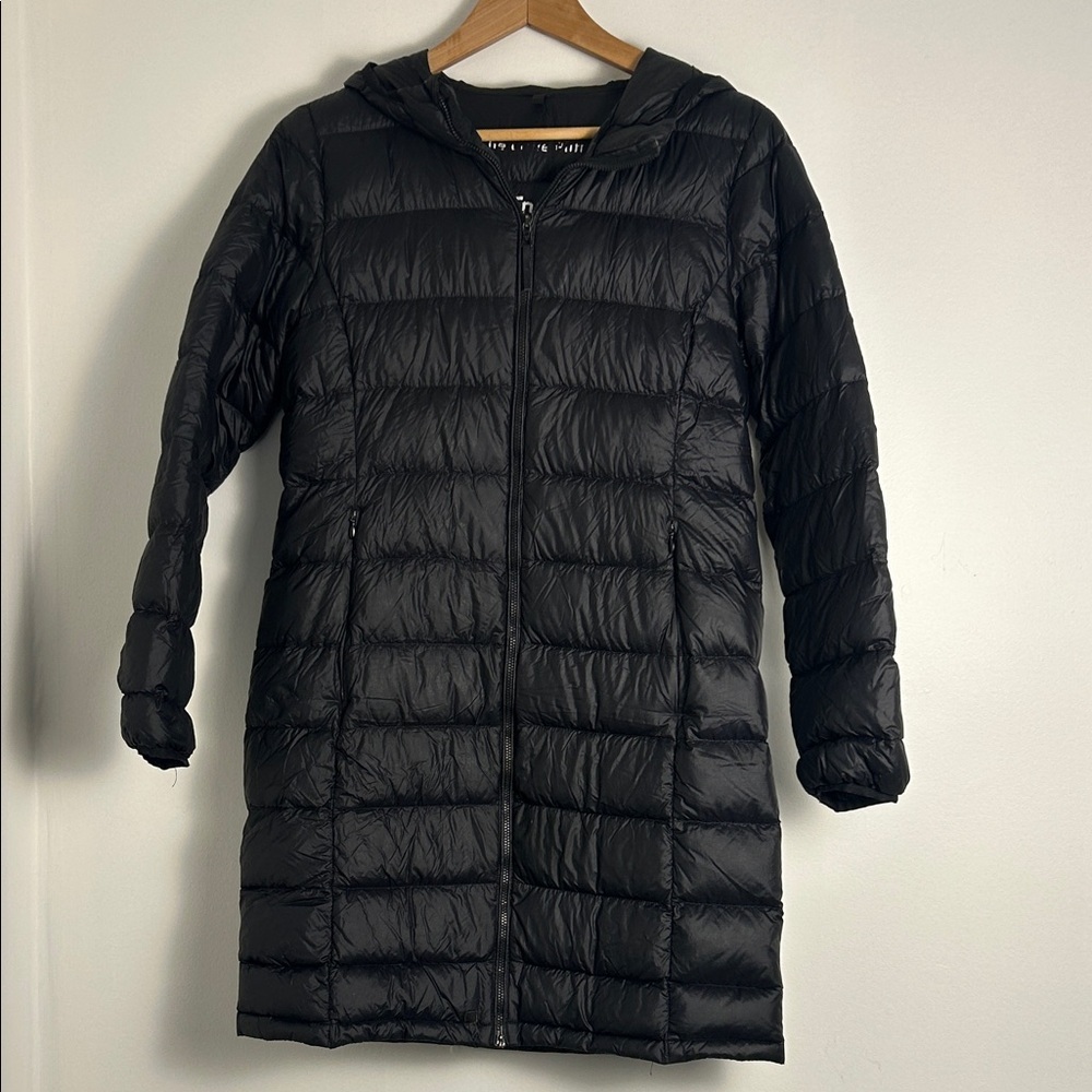 TNA Aritzia Long Black Hooded Puffer Jacket Women’s size extra small little puff